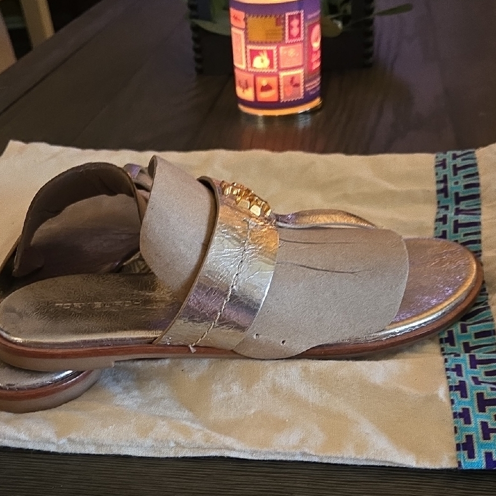 Tory Burch Metallic Gold Sandals With Dust Bag. - Picture 7 of 7